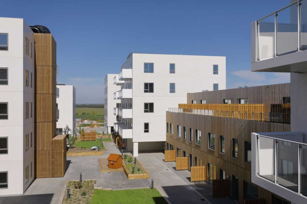 REVESTIMIENTOS 13 ART 25 08 25