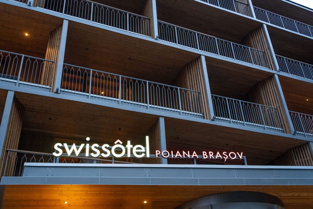 REVESTIMIENTOS 16 ART 25 08 25